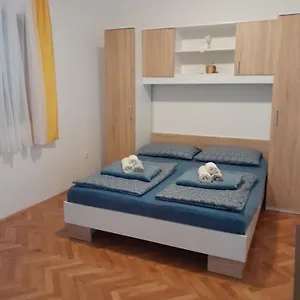 Larus Apartmán